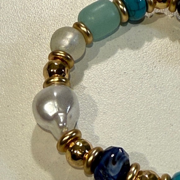 Beaded Stretch Bracelet Gold Accent Pearl Turquoise Blue Unique Design - Picture 3 of 4